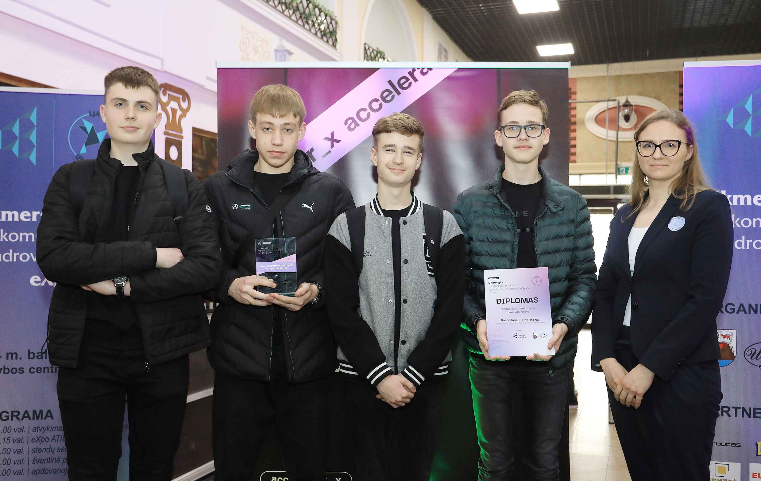 Ukmergės regioninės eXpo antrosios vietos laimėtojai „Rasos Lašelių radiatoriai“